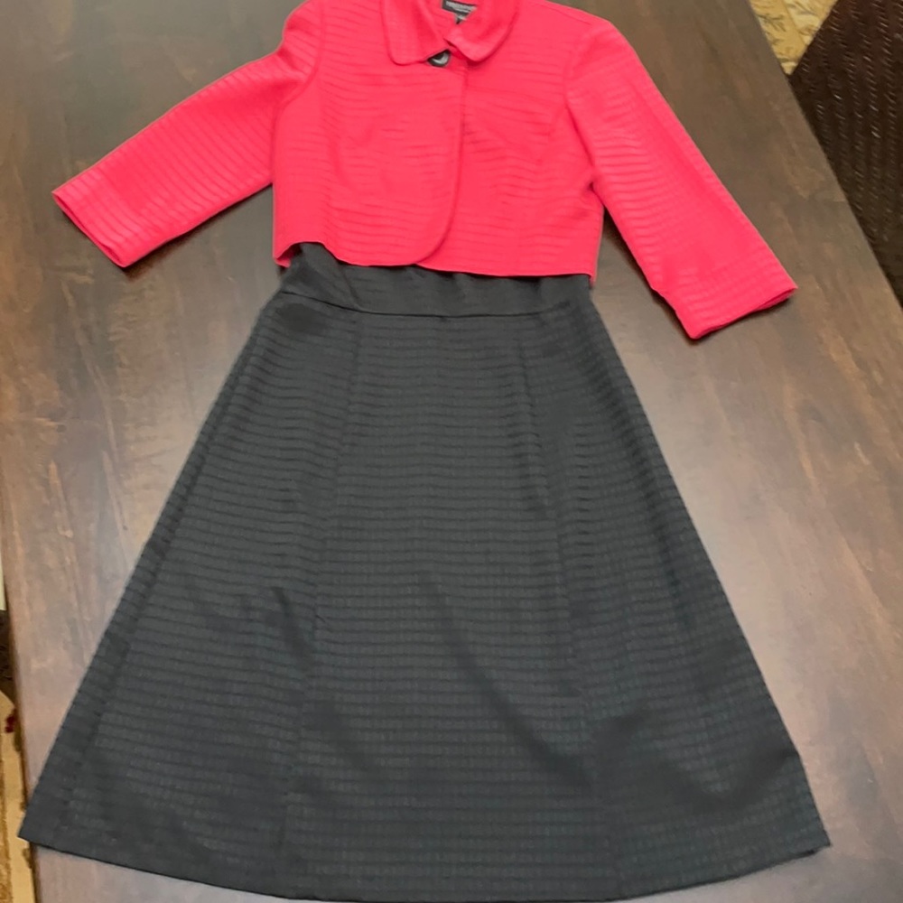 Women’s sleeveless dress with bolero jacket